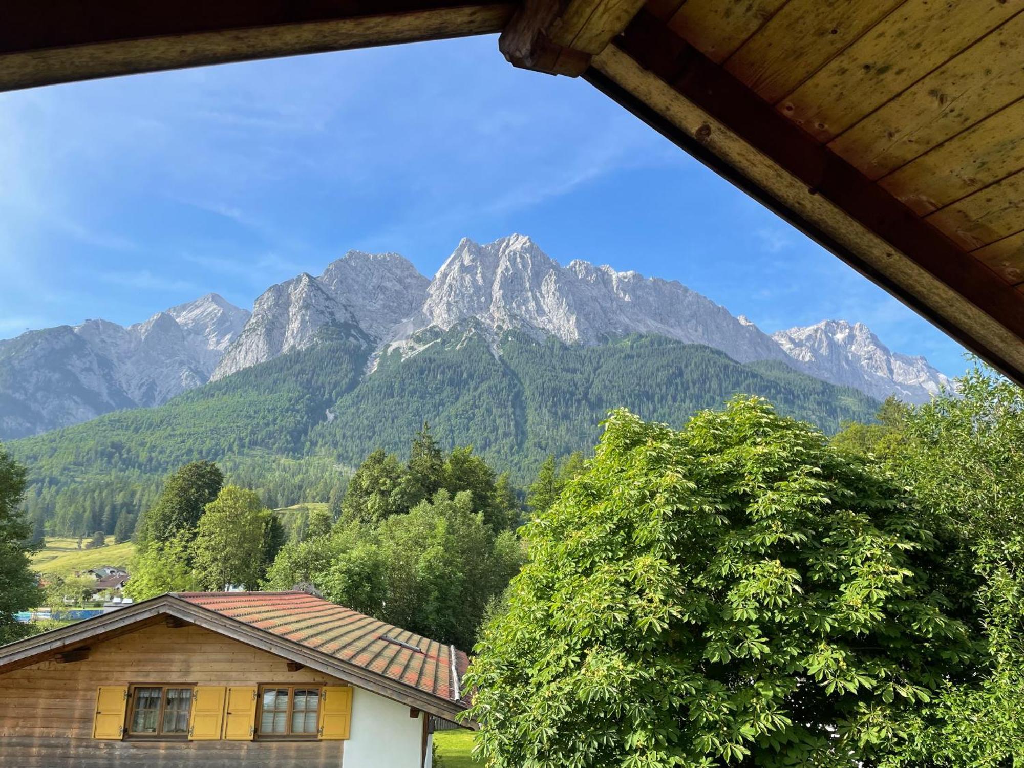 Apartment Design-studio Mit Zugspitzblick